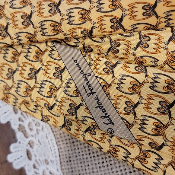 Authentic Salvatore Ferragamo silk necktie - Picture 3 of 8